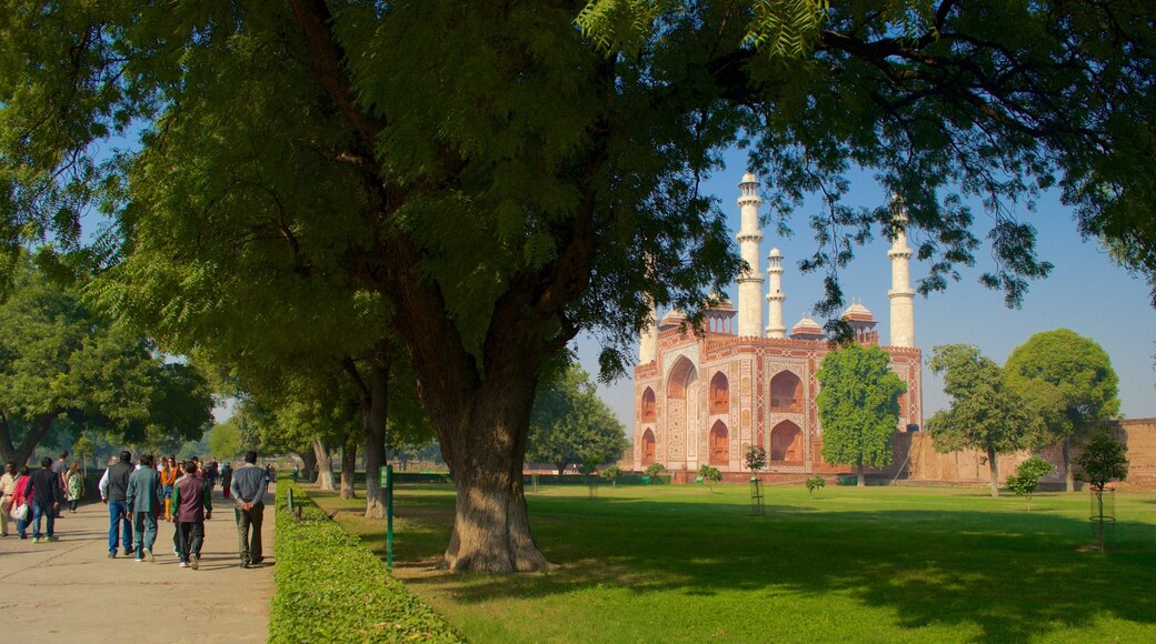 Sikandra che include parco