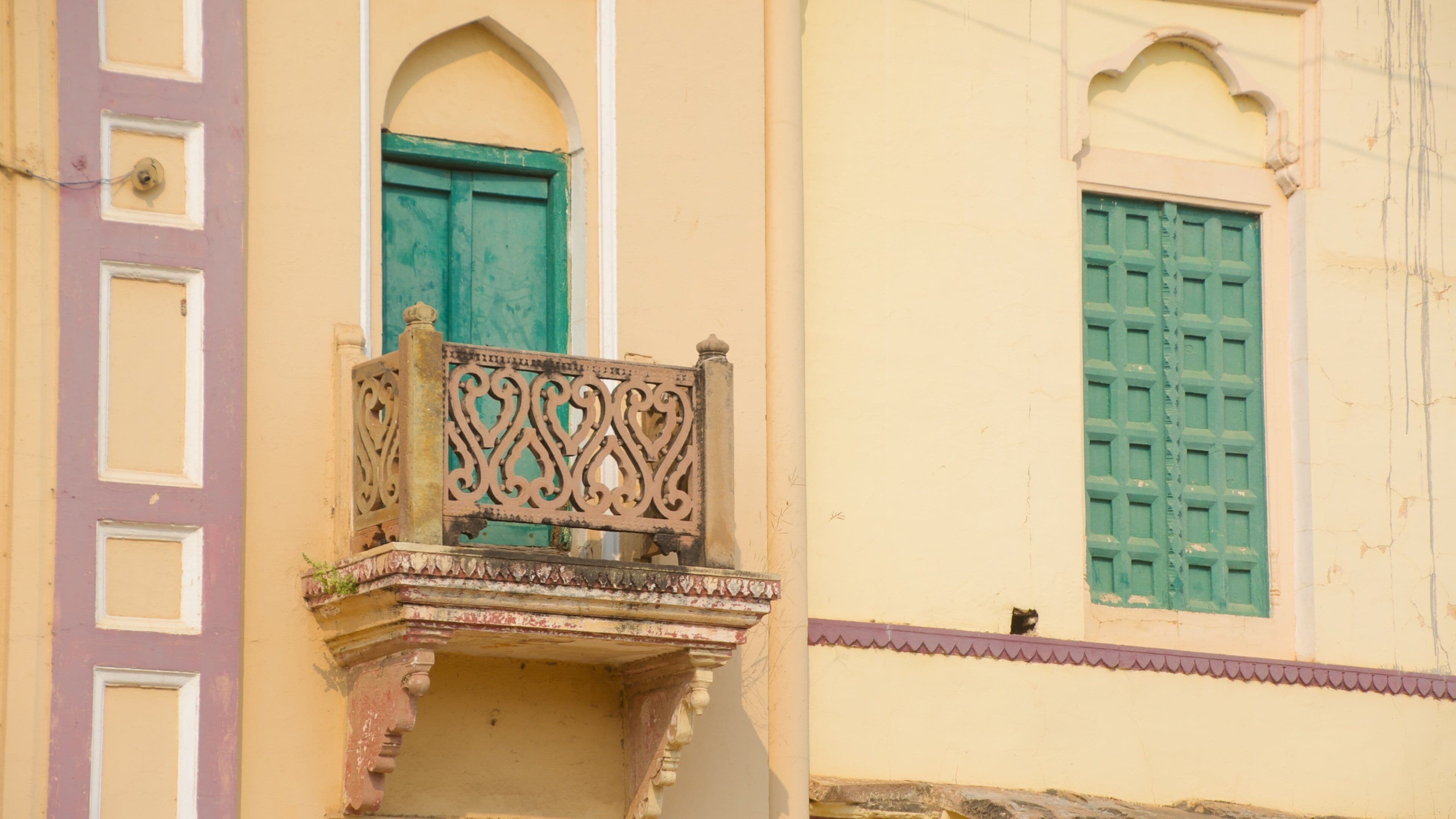 Ramnagar Fort which includes a house, heritage architecture and heritage elements