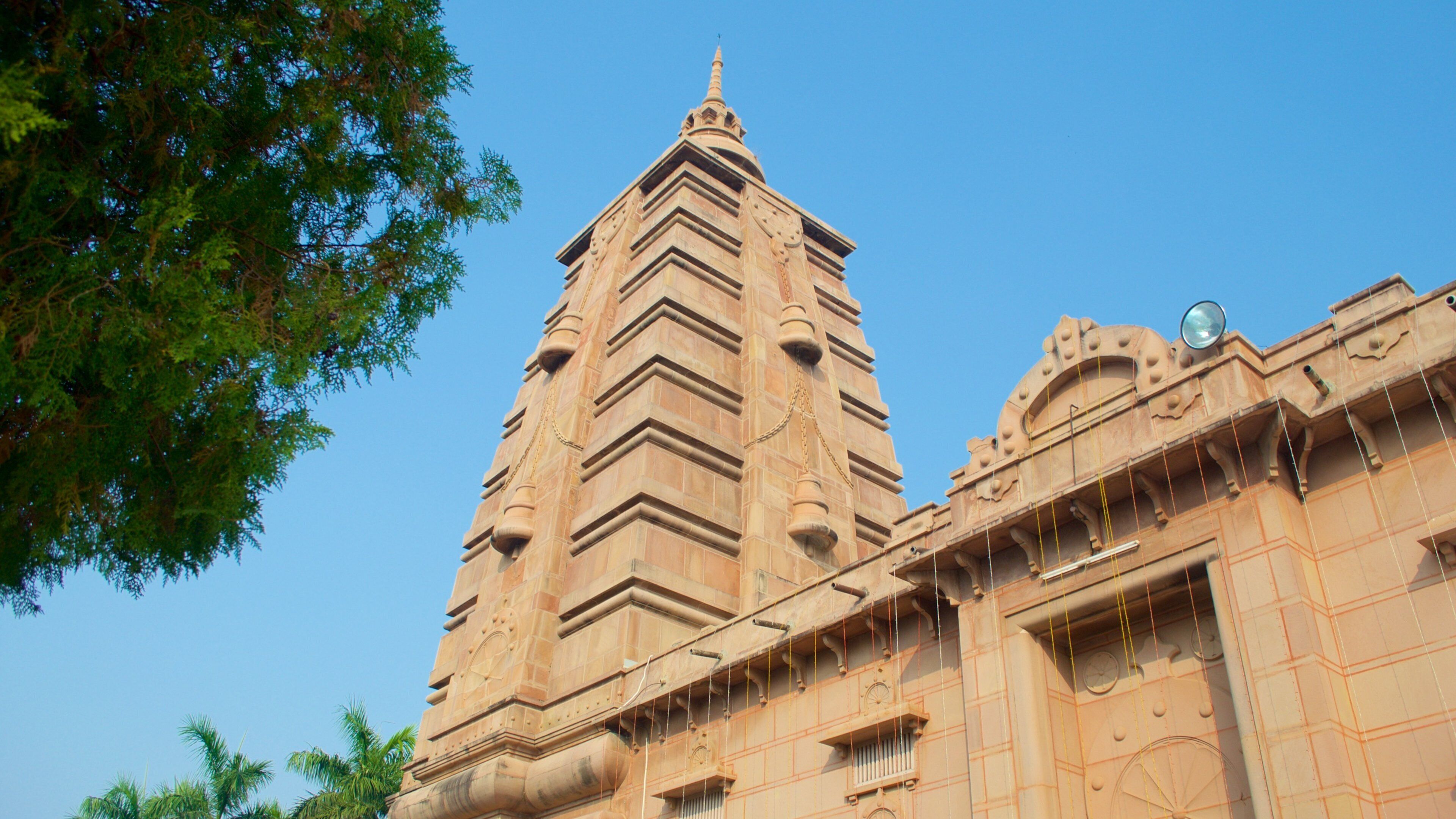 Mulagandha Kuti Vihara Monastery which includes religious elements and heritage architecture