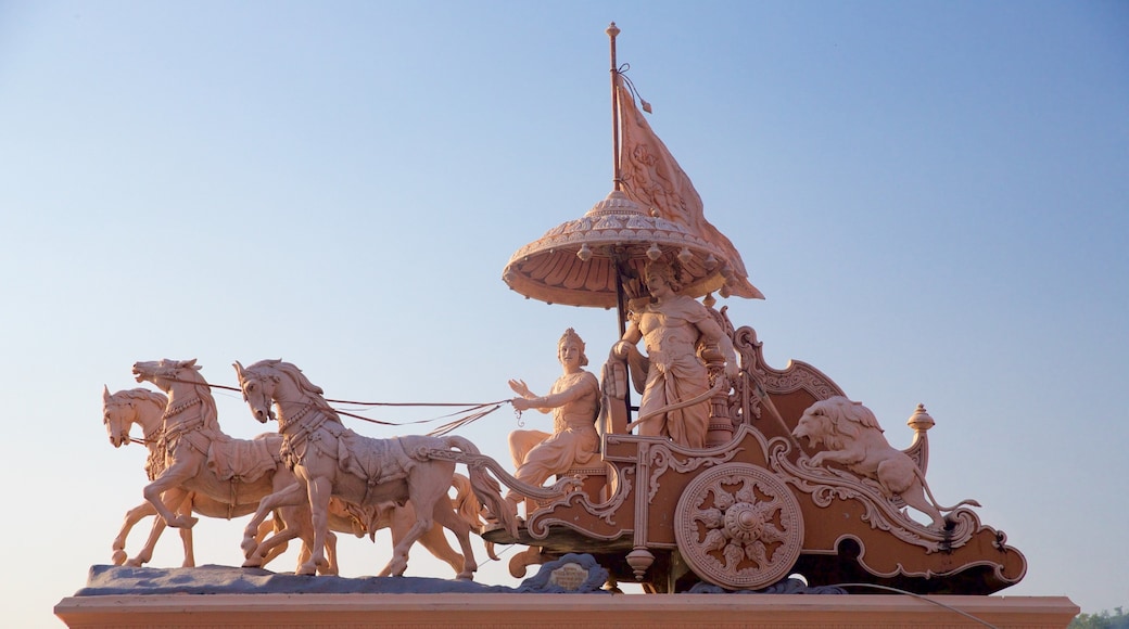 Parmarth Niketan johon kuuluu patsas tai veistos