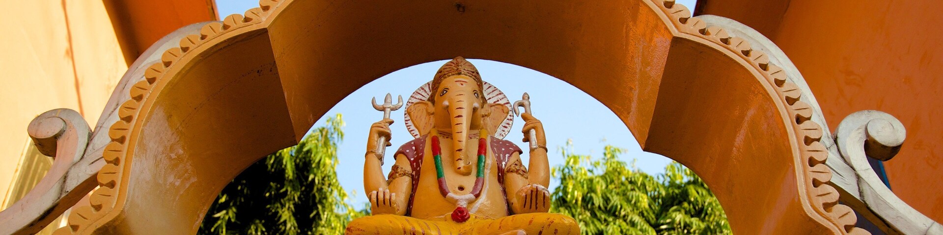 Parmarth Niketan featuring a temple or place of worship