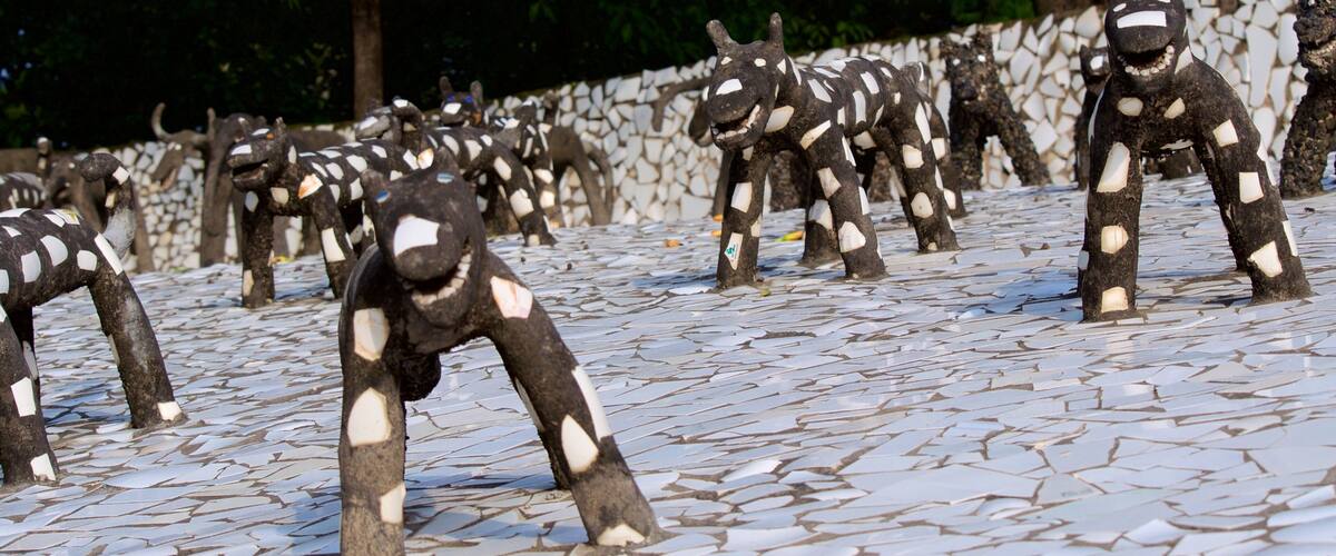 Rock Garden showing a statue or sculpture and outdoor art