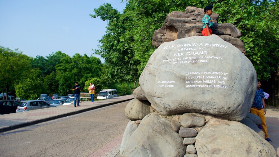 Rock Garden which includes signage