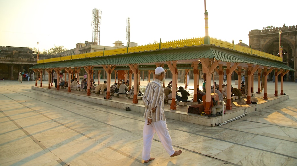 Jama Masjid Mosque showing a square or plaza and a day spa