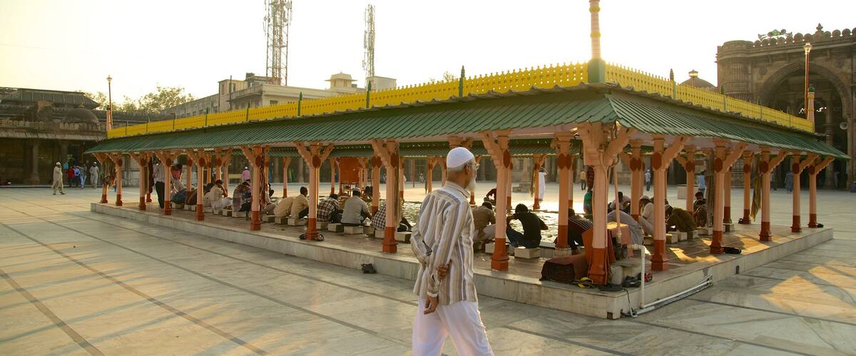 Jama Masjidin moskeija joka esittää kylpylä ja tori