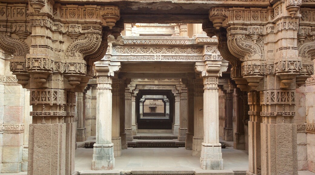 Adalaj Stepwell featuring a temple or place of worship, heritage elements and heritage architecture