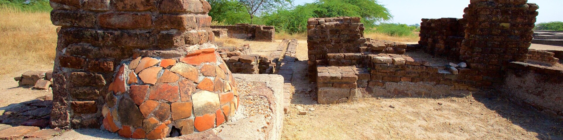 Lothal which includes a ruin
