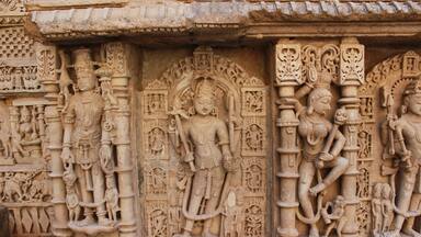 A queen of stepwell's. A magic near Patan. You wont realize there is a stepweel so beautifully carved until you reach it.
#StunningStructures