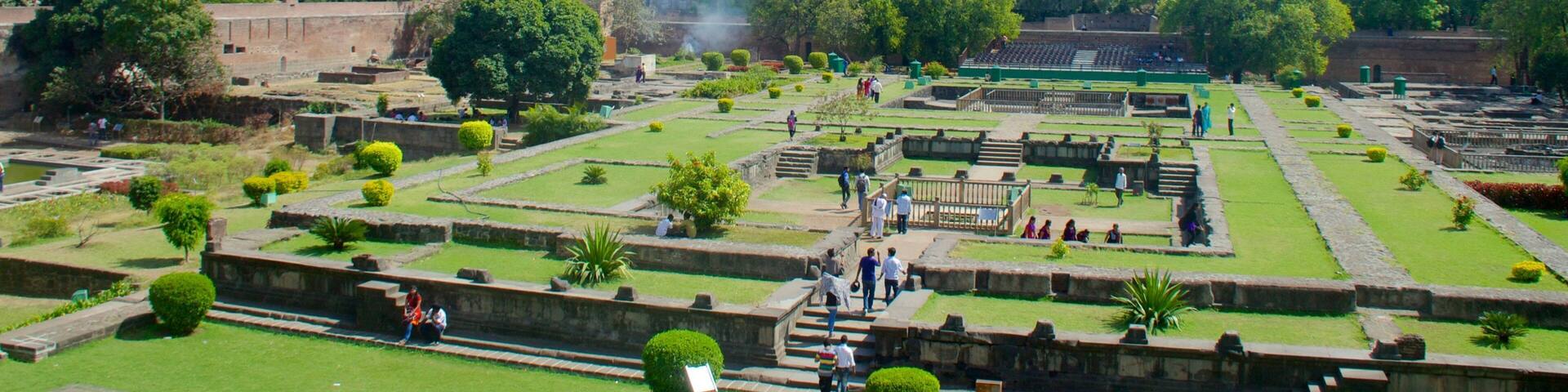 Shaniwar Wada mit einem Garten