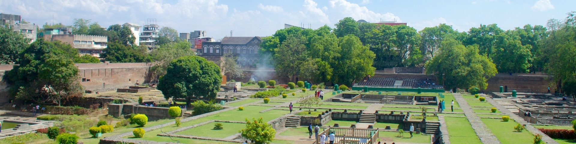 Shaniwar Wada showing a garden