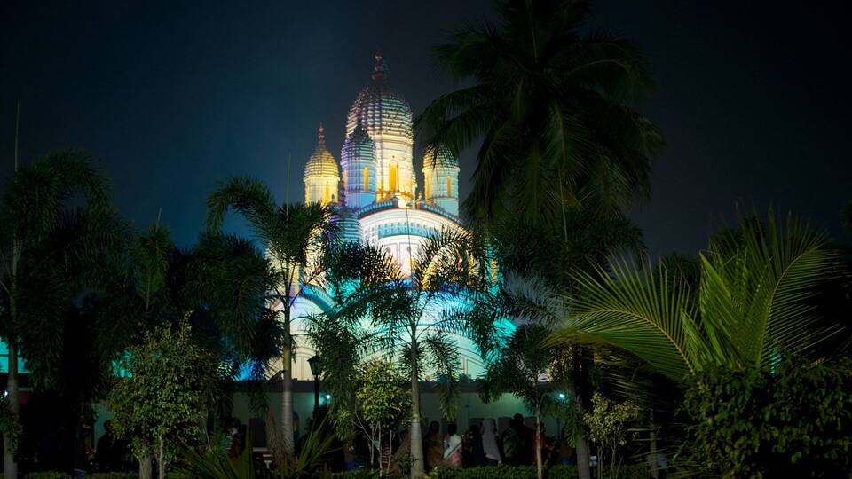 Dakshineswar Kali-tempelet som viser nattbilder, tempel eller hellig sted og religion
