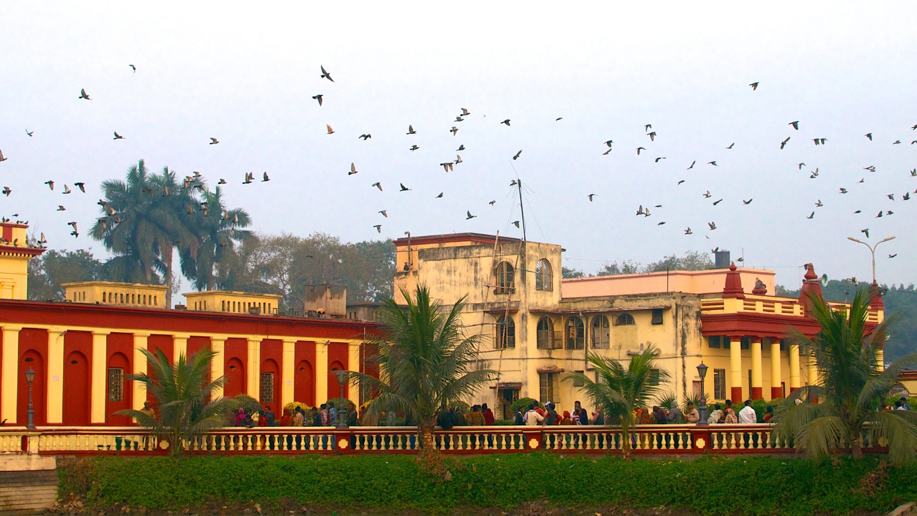 Dakshineswar Kali Temple showing a temple or place of worship
