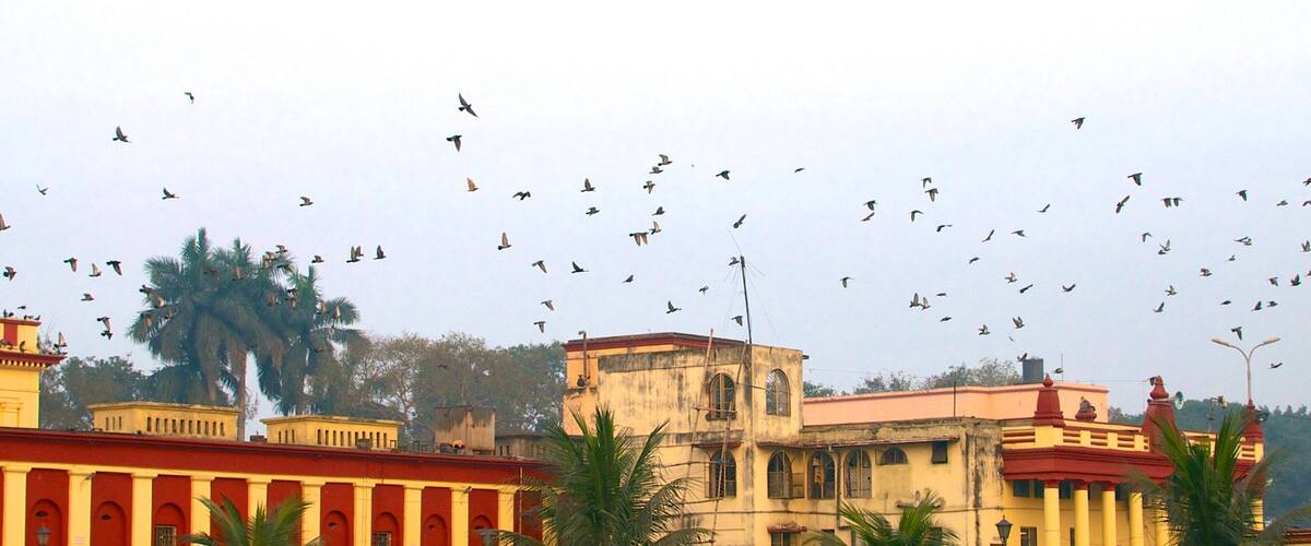 Dakshineswar Kali Temple showing a temple or place of worship