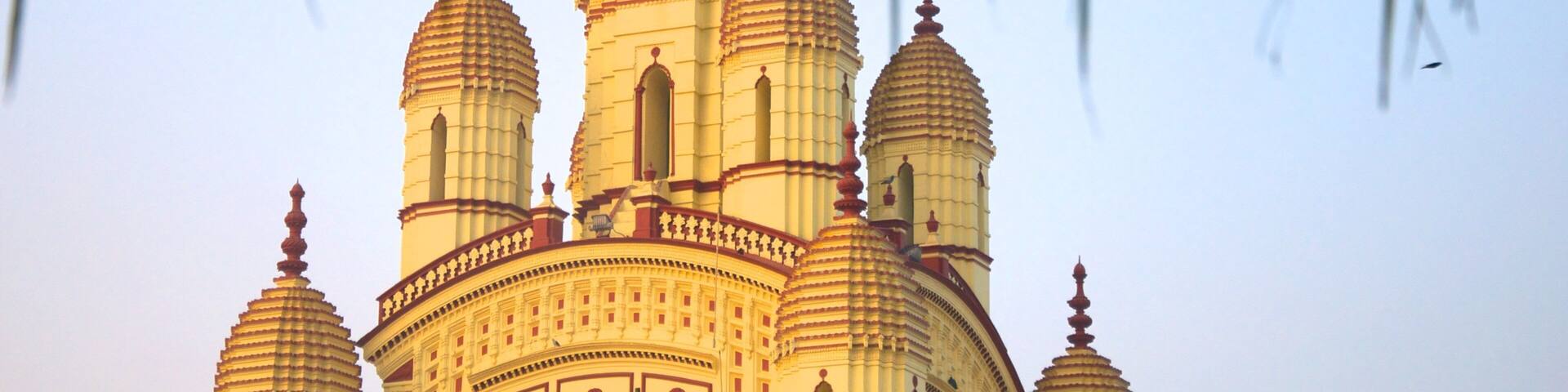 Temple de Dakshineswar Kali qui includes éléments religieux et temple ou lieu de culte