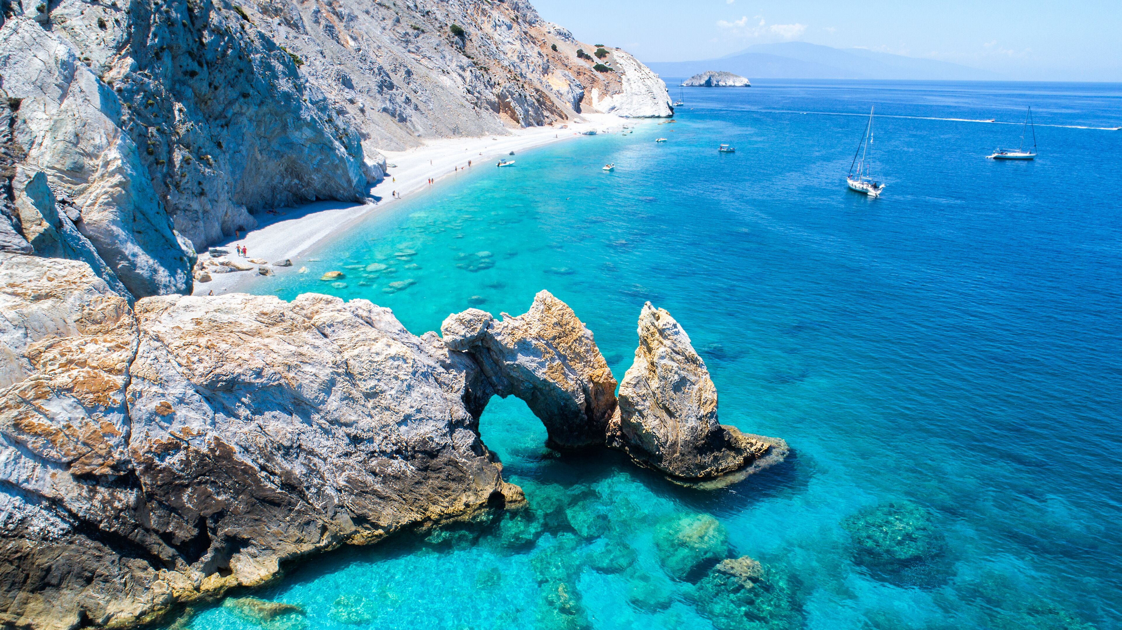 Luftaufnahme von Lalaria-Strand in Skiathos. Drohnenfotografie