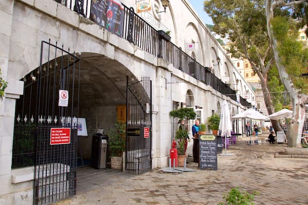 Casemates Square