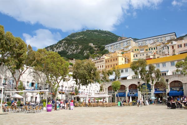 Casemates Square