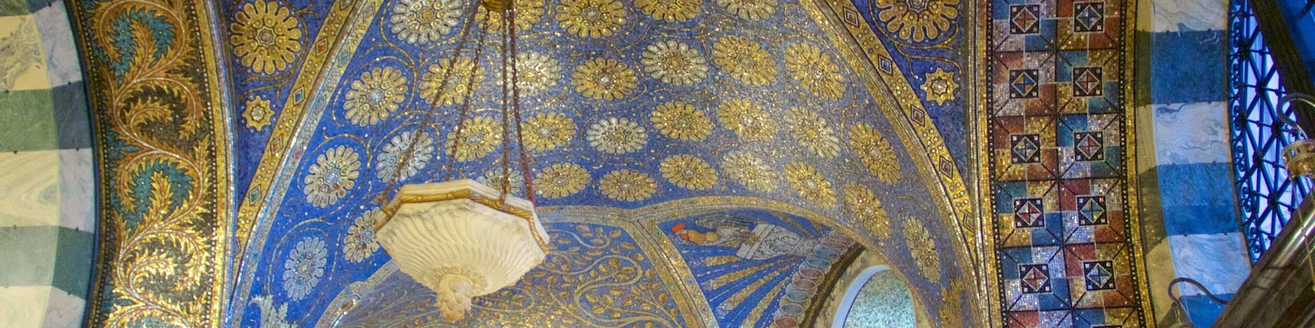 Aachen Cathedral which includes heritage architecture, a church or cathedral and religious aspects