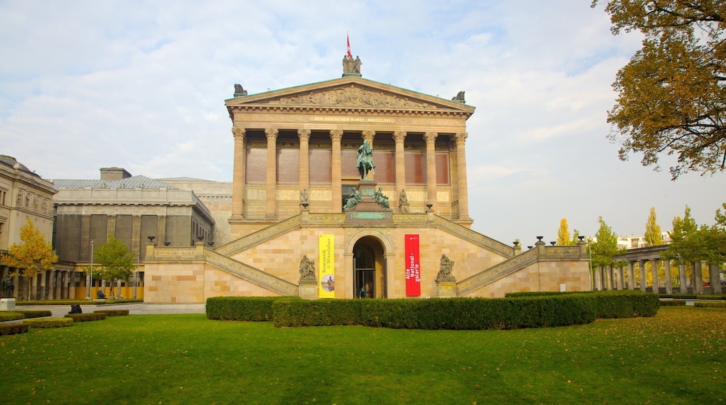 Île aux Musées mettant en vedette ville