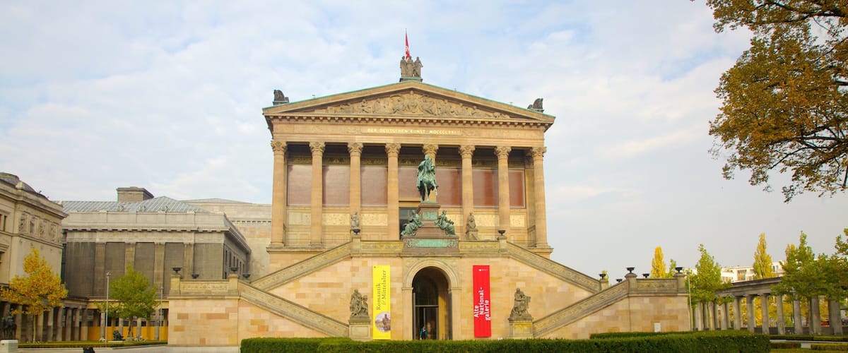 Museum Island which includes a city