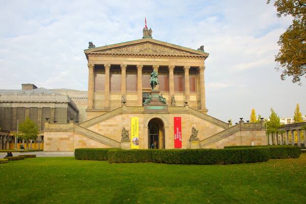 Île aux Musées qui includes ville