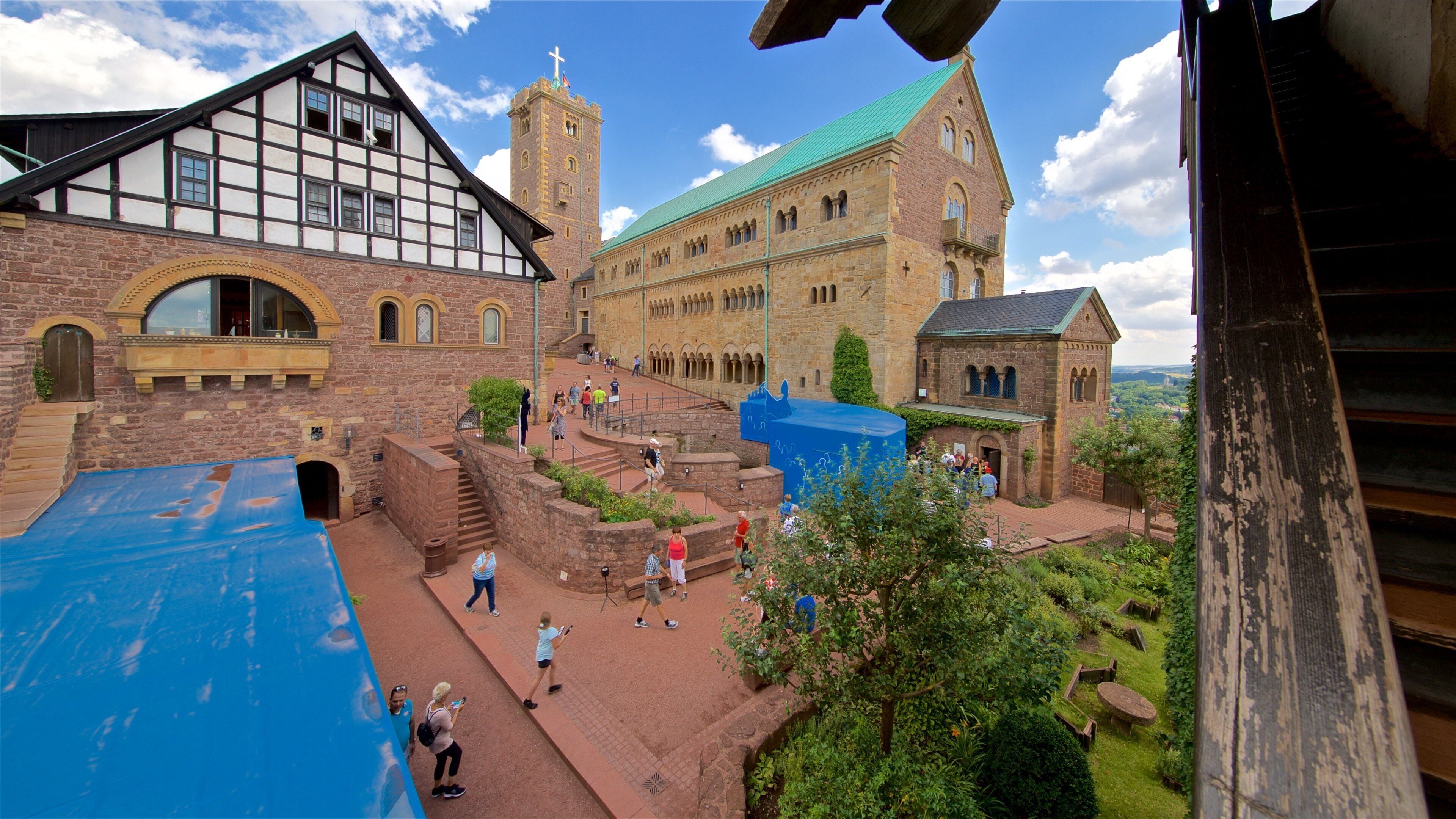 바트부르크 성 을 특징 문화유산 건축 과 교회 또는 성당 뿐만 아니라 소규모 사람들