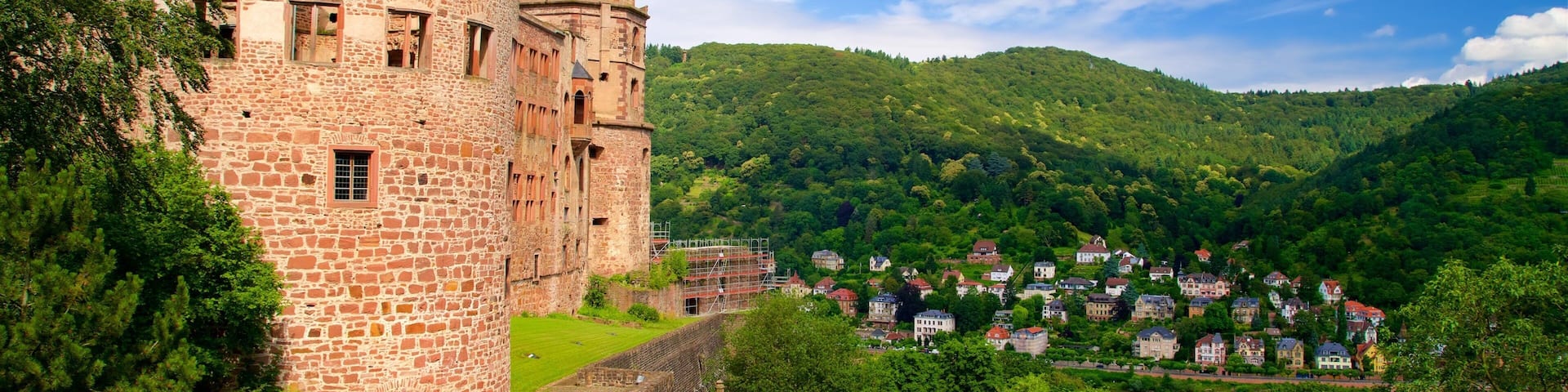Heidelberg Castle which includes heritage architecture, tranquil scenes and a small town or village