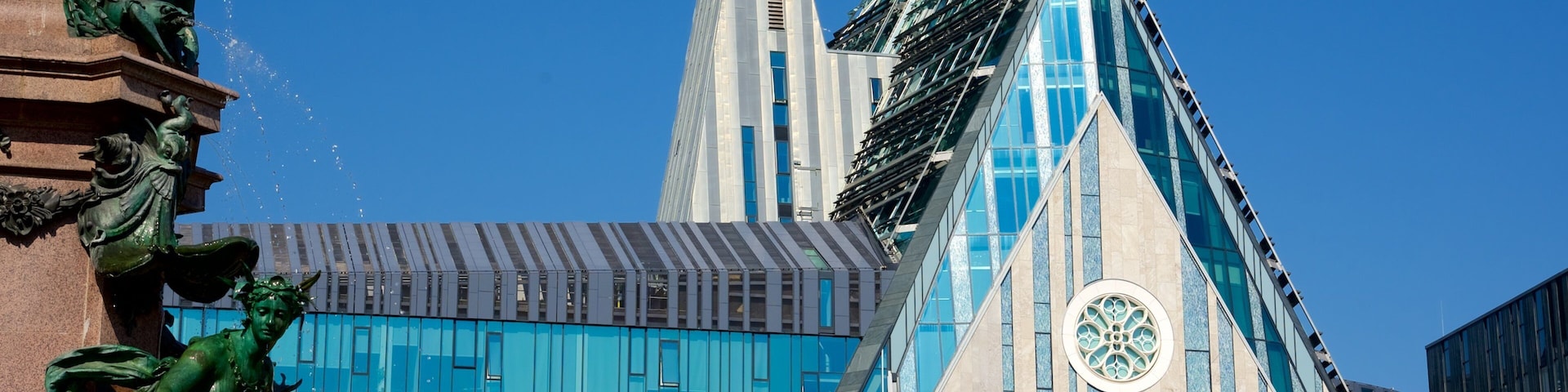 Zentrum showing modern architecture and a church or cathedral