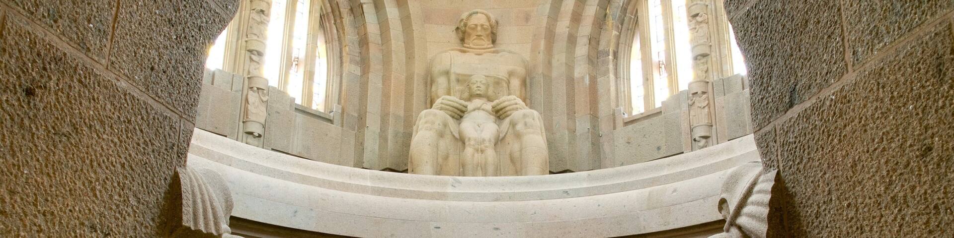 Monumento de la Batalla de las Naciones mostrando vistas interiores