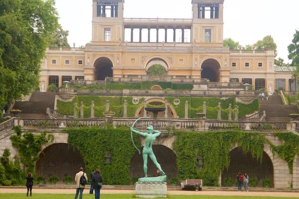 Orangery Palace which includes heritage elements, heritage architecture and a statue or sculpture