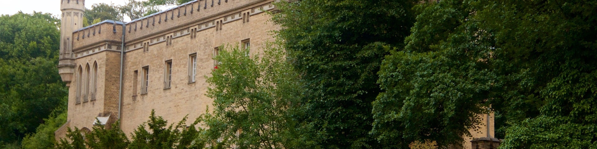 Park Babelsberg showing a park, heritage architecture and heritage elements