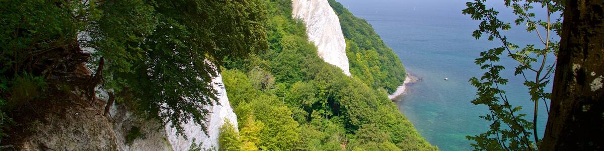 Nationalpark Jasmund welches beinhaltet schroffe Küste und allgemeine Küstenansicht