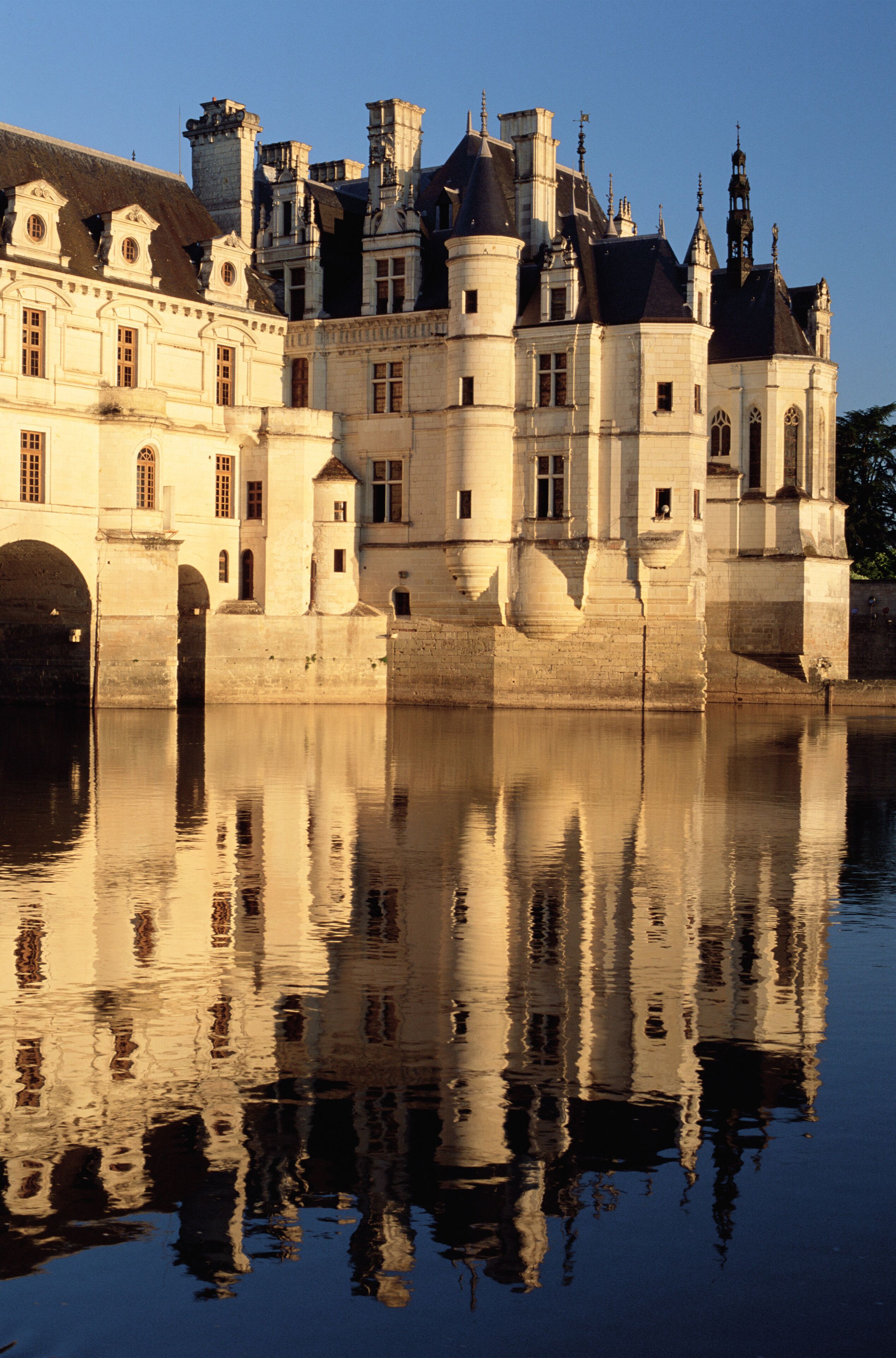 Chateau de Chenonceaux and the Cher River