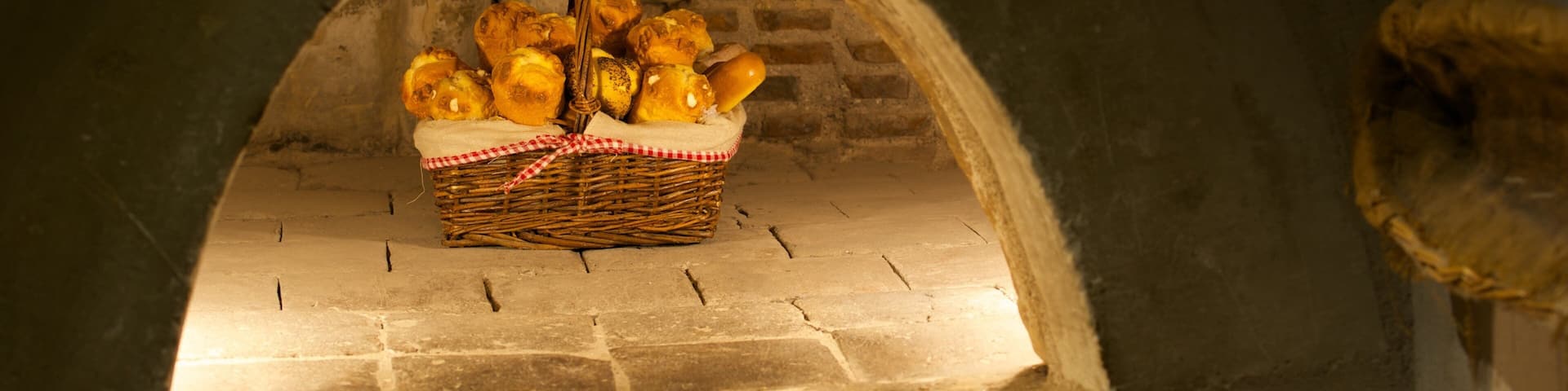 Chateau de Chenonceau showing food