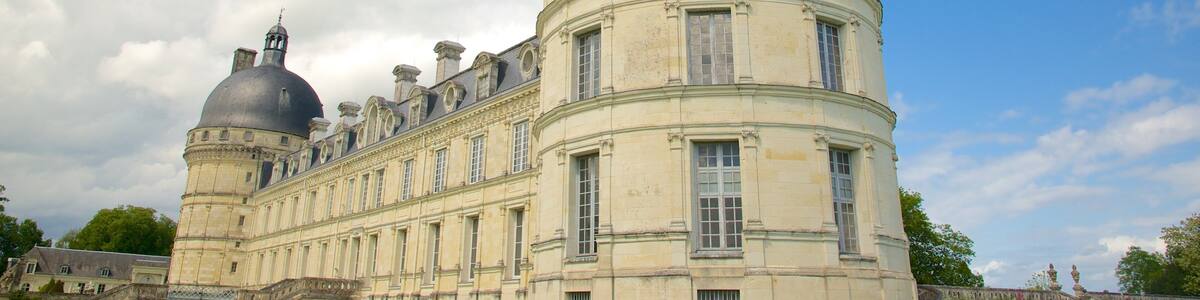Chateau de Valencay which includes a castle and heritage architecture