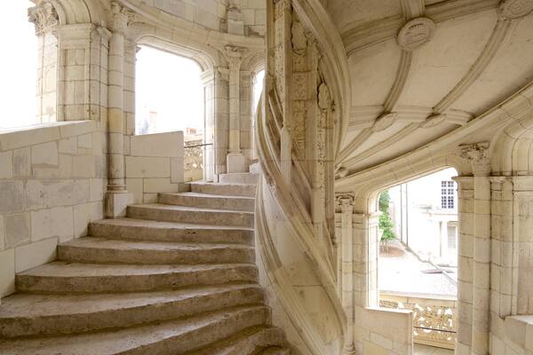 Chùteau de Blois qui includes vues intérieures