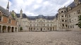 Chateau de Blois which includes chateau or palace, heritage elements and a square or plaza