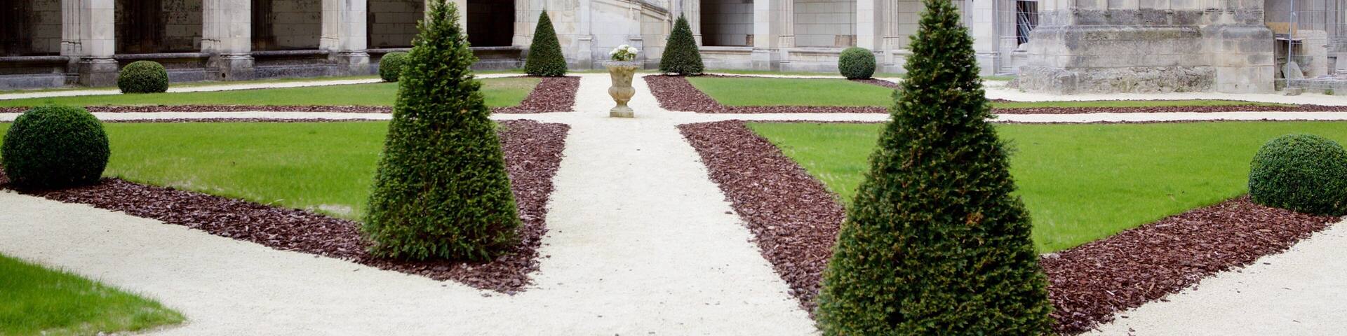 Saint-Gatien Cathedral featuring heritage elements, heritage architecture and a park