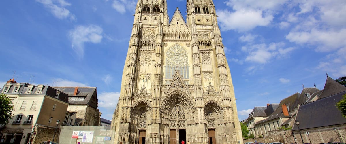 Tours Cathedral featuring a church or cathedral, heritage architecture and heritage elements