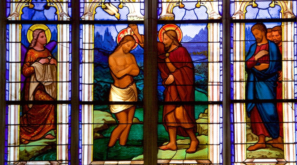 Nhà thờ Tours cho thấy tôn giáo