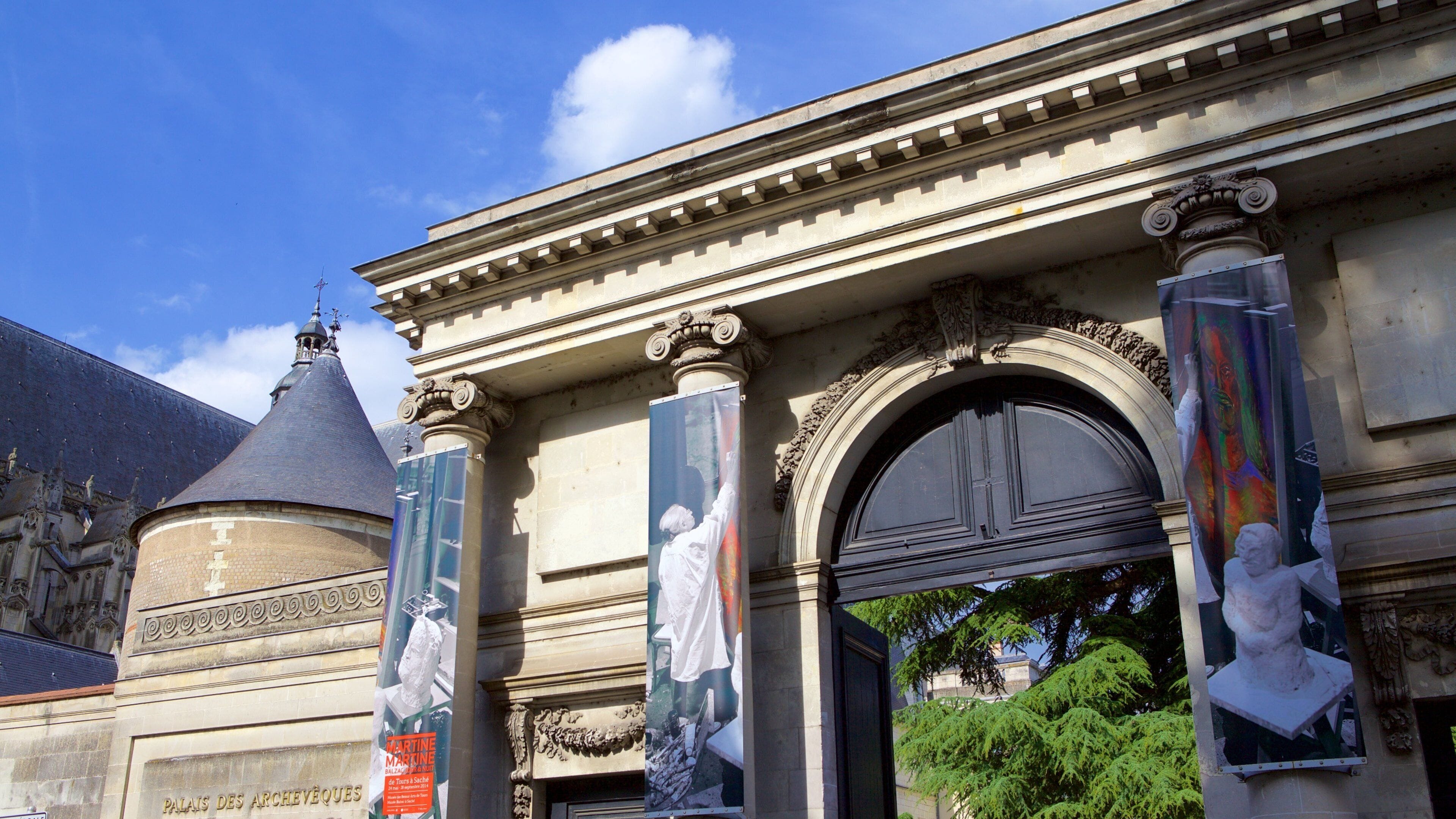 Musee des Beaux-Arts featuring heritage elements