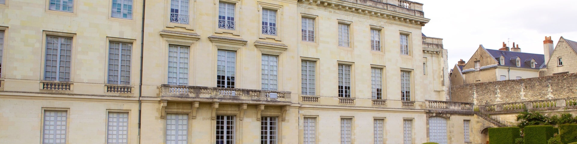 Musee des Beaux-Arts which includes a garden, heritage elements and heritage architecture