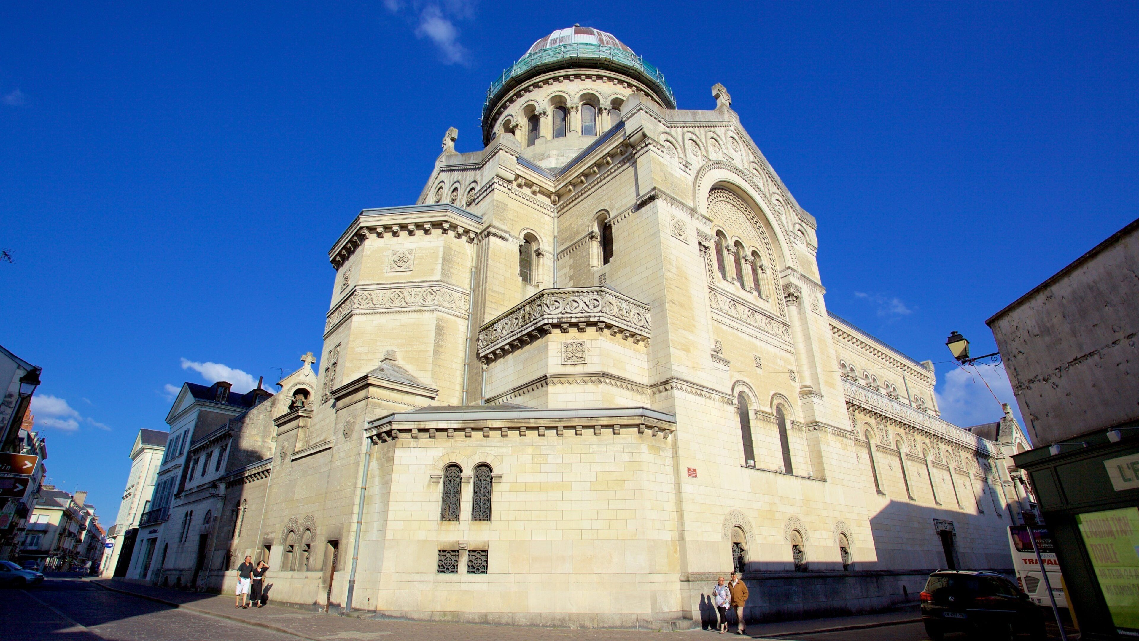 Saint Martin Basilica showing heritage architecture, a church or cathedral and heritage elements