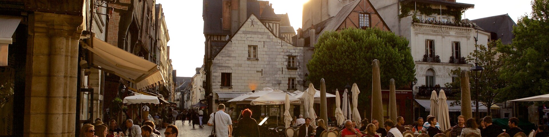 布魯穆乎廣場 设有 咖啡文化環境, 街道景色 和 戶外用膳