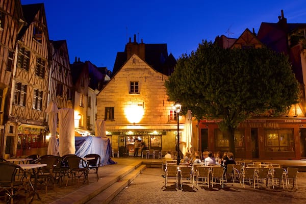 プリュムロー広場 表示 広場, 夜景 と 屋外での食事