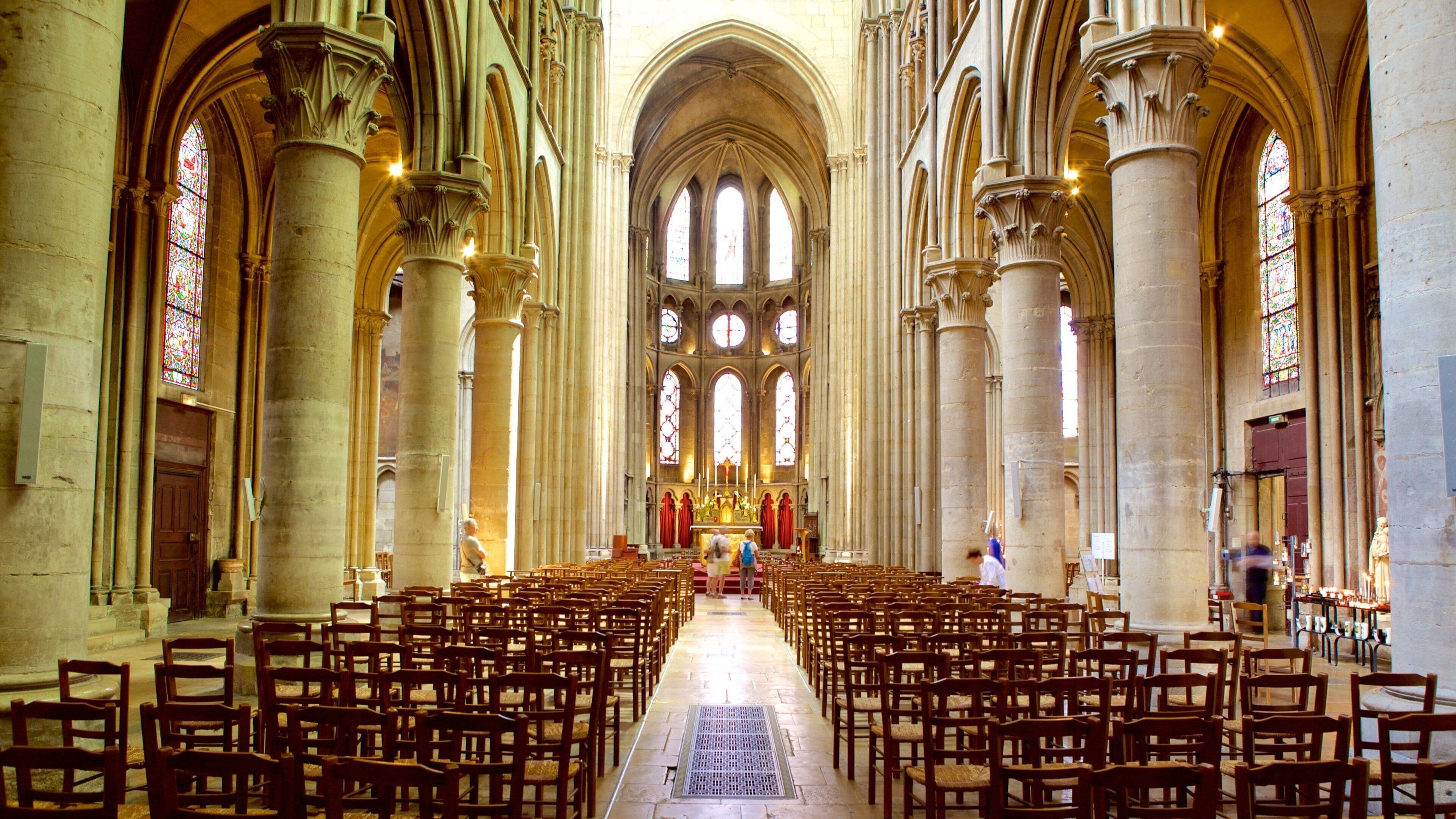 Church of Notre Dame showing interior views, religious elements and heritage architecture