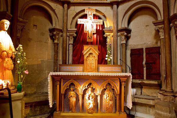 Church of Notre Dame which includes religious elements