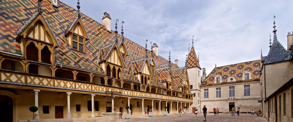 Hotel Dieu presenterar en stad