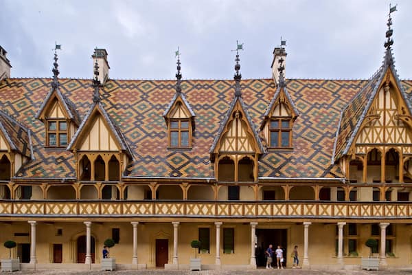 Hôtel Dieu montrant patrimoine historique