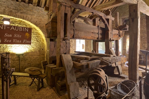 Burgundy Wine Museum showing interior views and heritage elements